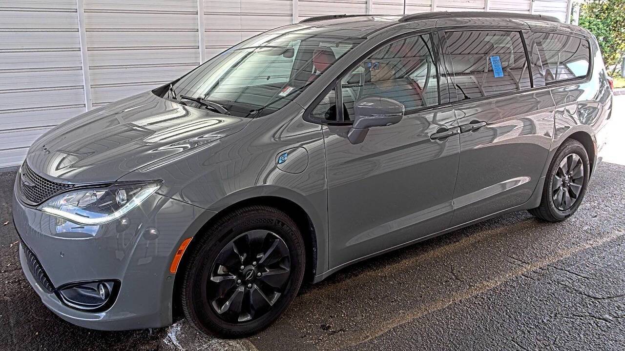 2020 Chrysler Pacifica Hybrid Red S — Minivan — 97,078 mi — Winter Park, FL