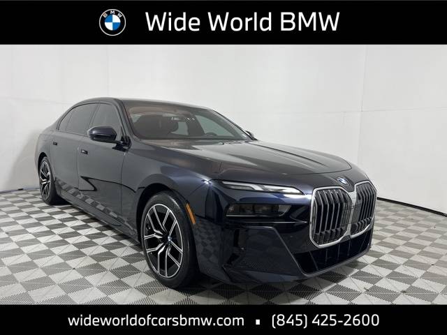 2025 BMW 7 Series 740i — Sedan — 7,042 mi — Spring Valley, NY