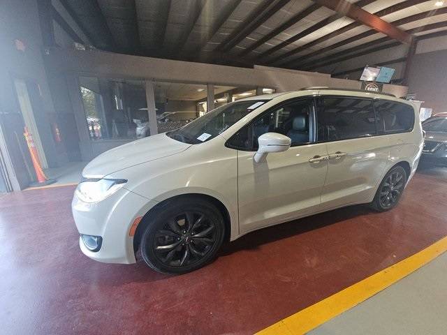 2020 Chrysler Pacifica Limited — Minivan — 105,925 mi — Belleville, IL
