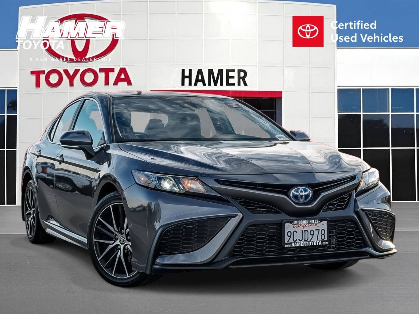 2022 Toyota Camry Hybrid SE — Sedan — 29,482 mi — Mission Hills, CA