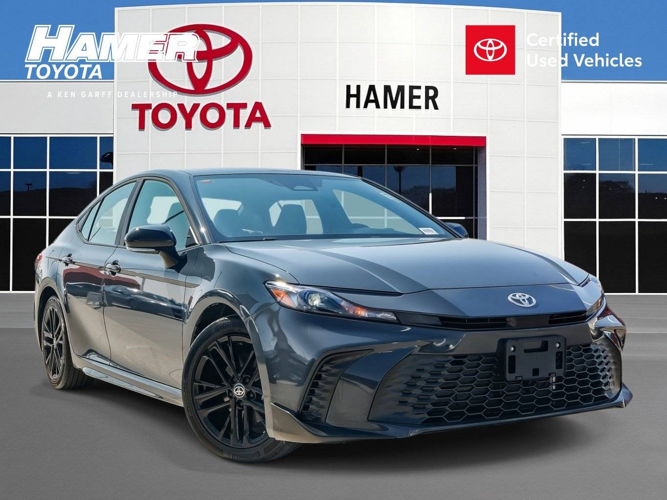 2025 Toyota Camry Hybrid SE — Sedan — 5 mi — Mission Hills, CA