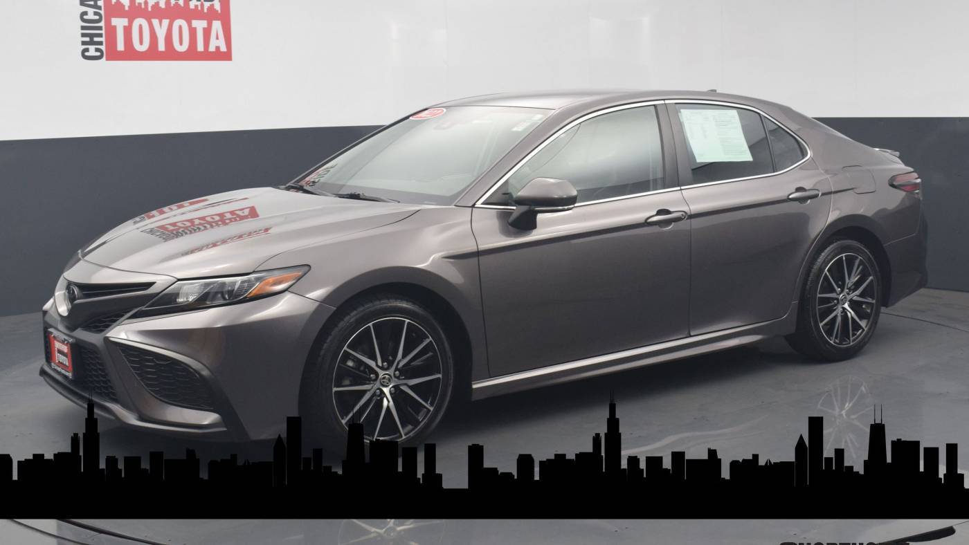 2022 Toyota Camry SE — Sedan — 68,778 mi — Chicago, IL