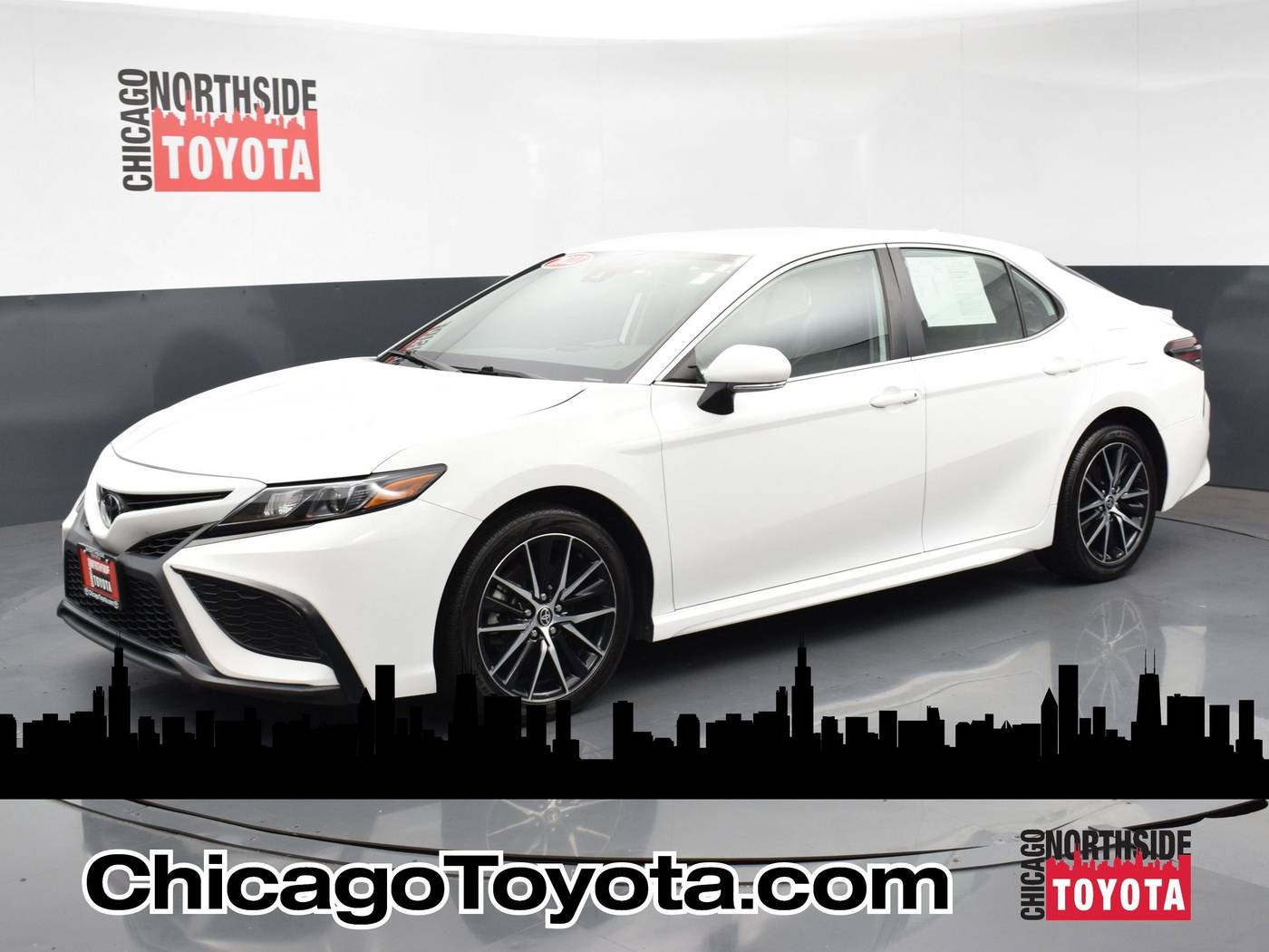 2022 Toyota Camry SE — Sedan — 68,991 mi — Chicago, IL