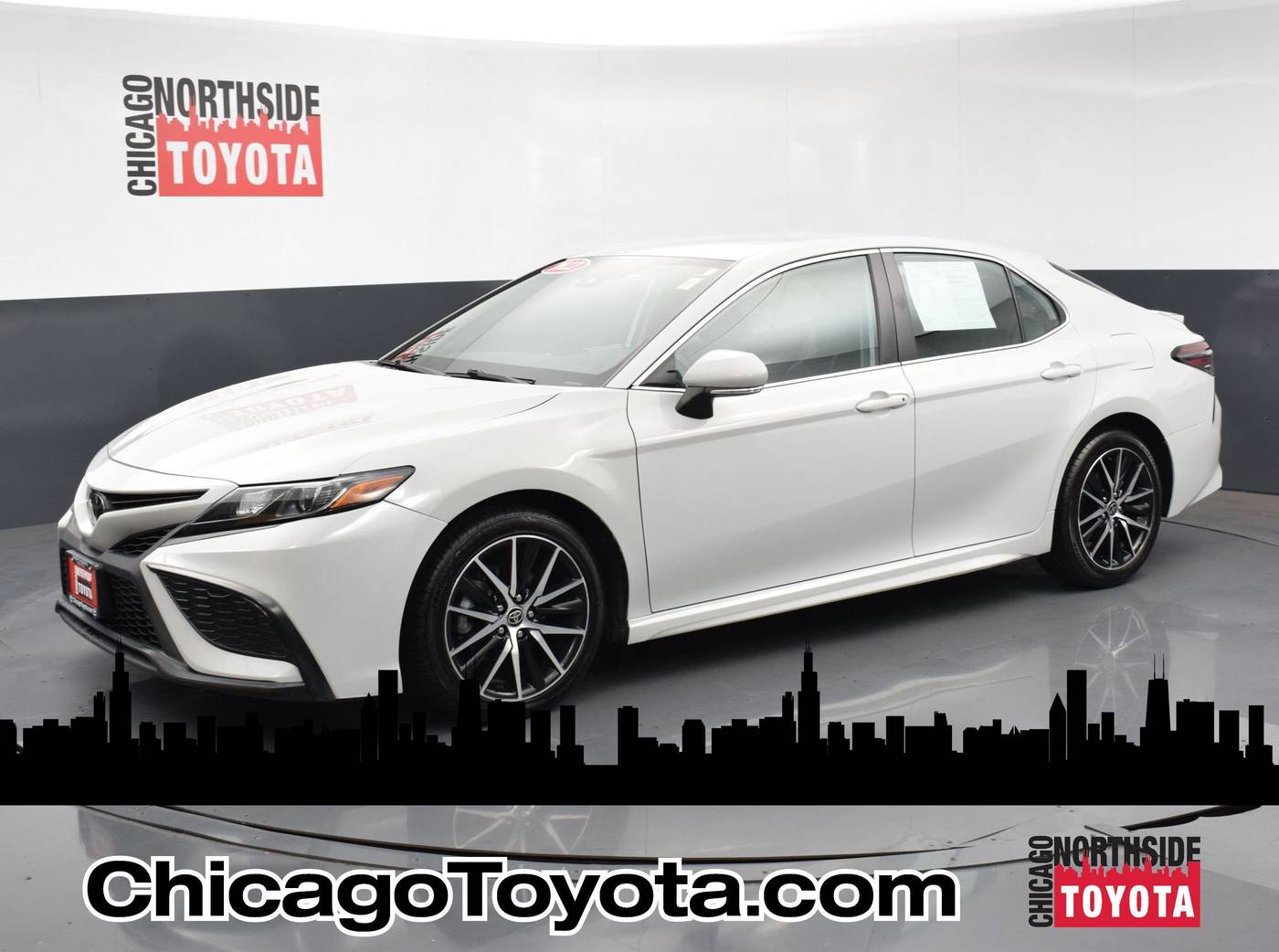 2022 Toyota Camry SE — Sedan — 68,928 mi — Chicago, IL