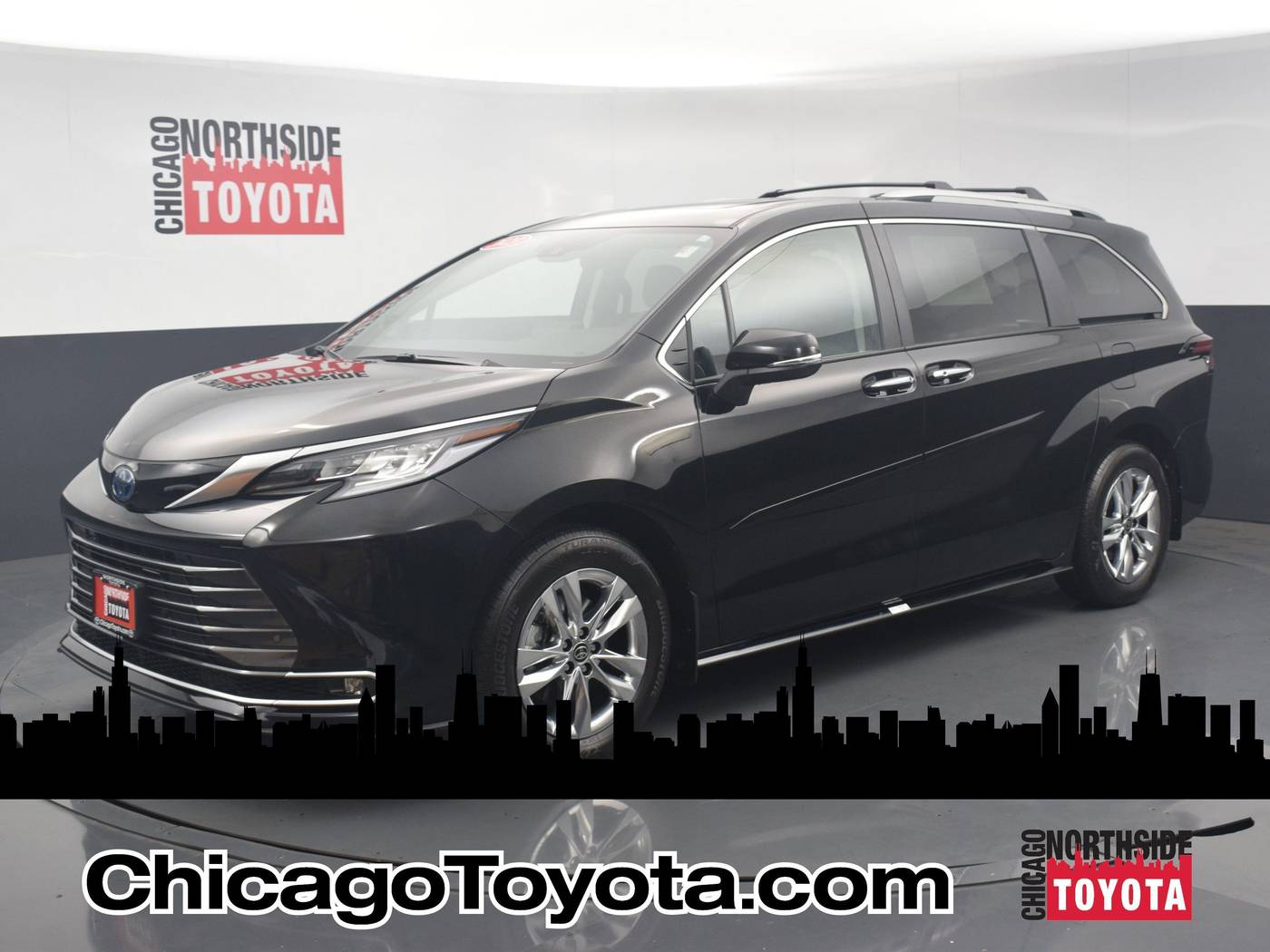 2023 Toyota Sienna Limited — Minivan — 121 mi — Chicago, IL