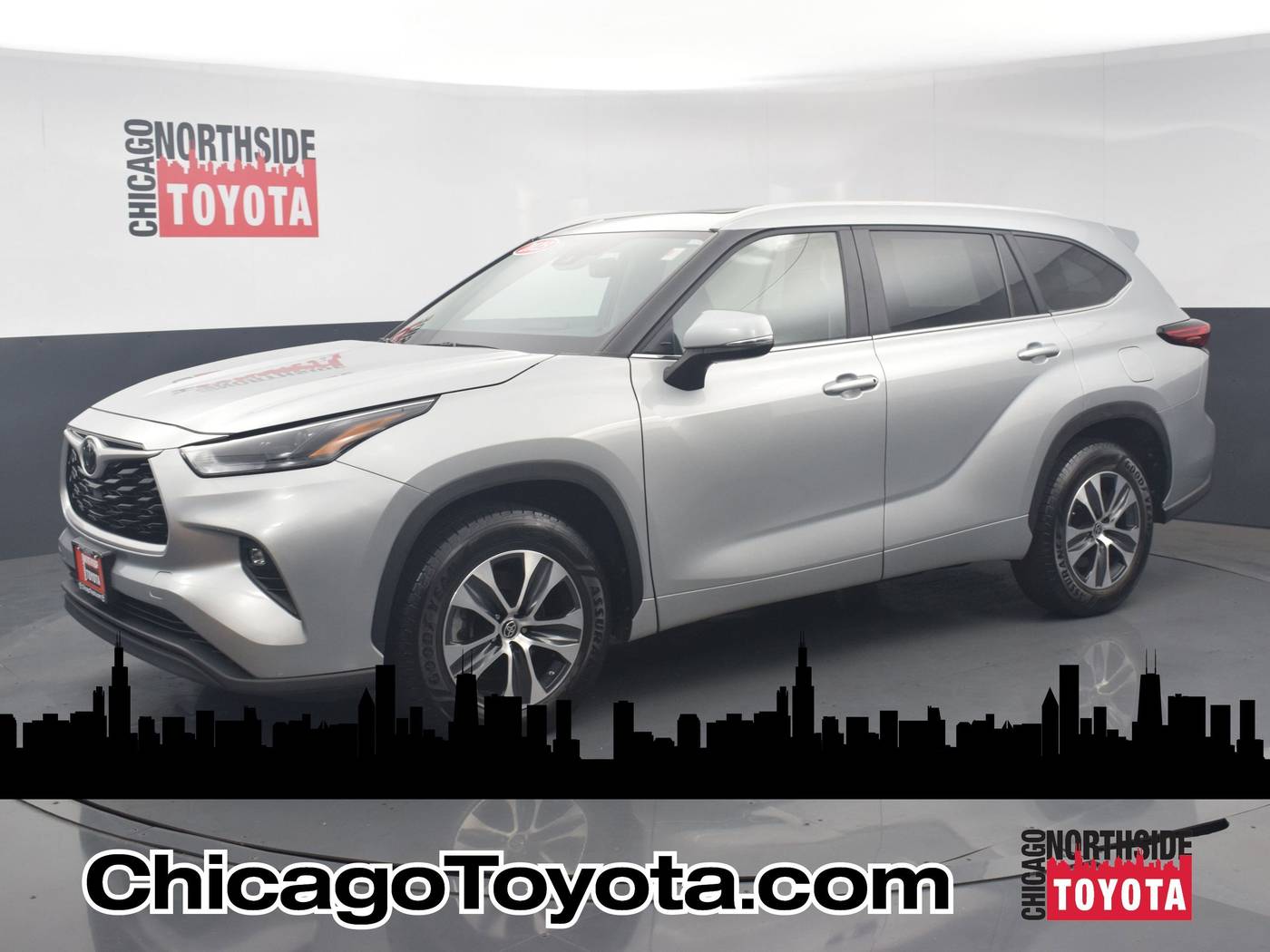 2023 Toyota Highlander L — SUV — 33,570 mi — Chicago, IL