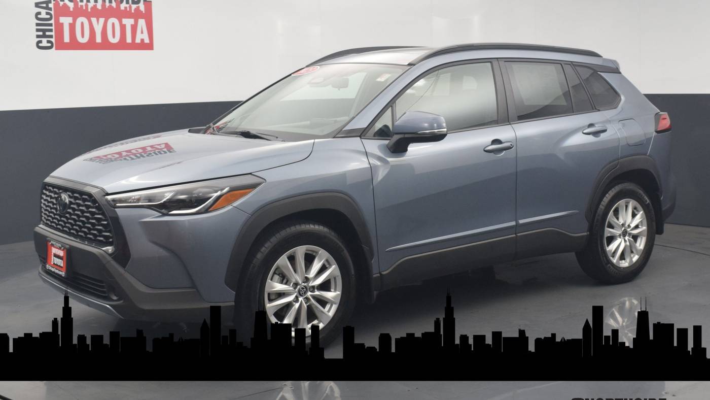 2023 Toyota Corolla Cross LE — SUV — 32,519 mi — Chicago, IL