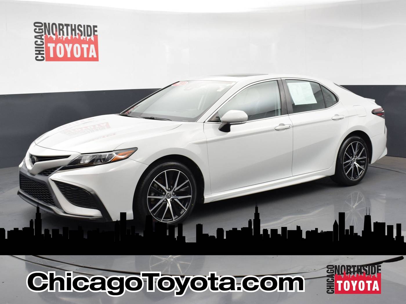2022 Toyota Camry SE — Sedan — 37,679 mi — Chicago, IL