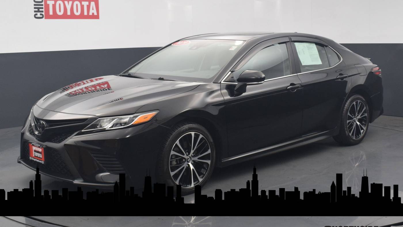 2019 Toyota Camry SE — Sedan — 71,978 mi — Chicago, IL
