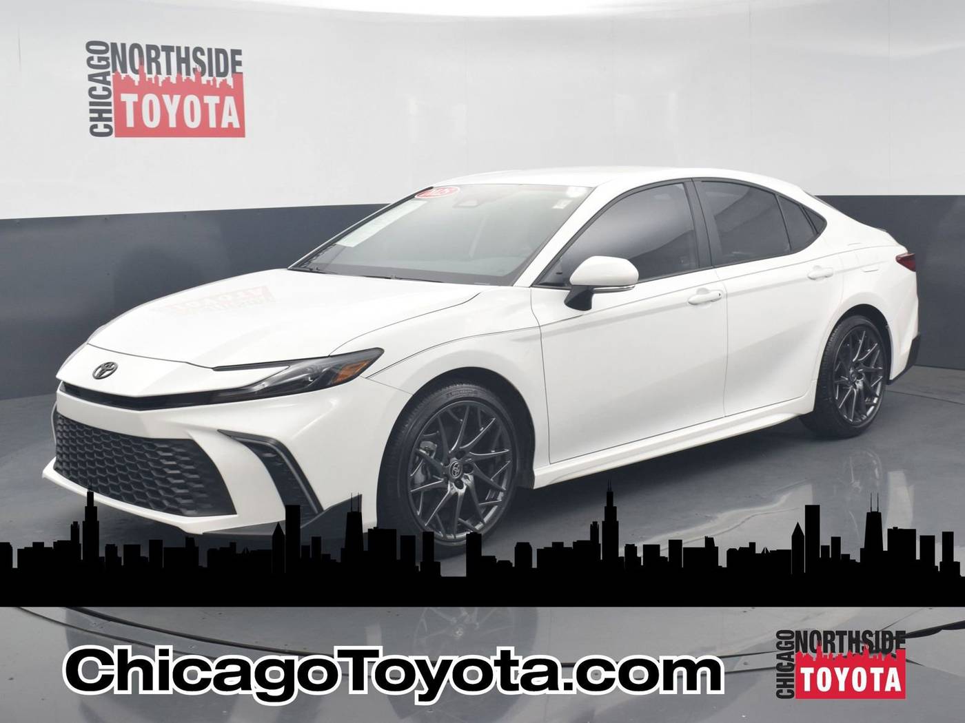 2025 Toyota Camry SE — Sedan — 3,937 mi — Chicago, IL