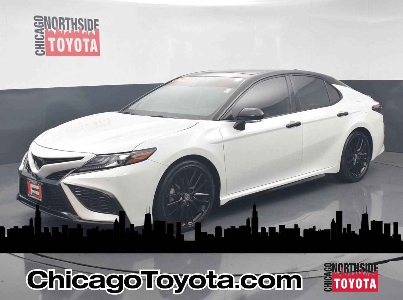2022 Toyota Camry XSE V6 — Sedan — 33,189 mi — Chicago, IL