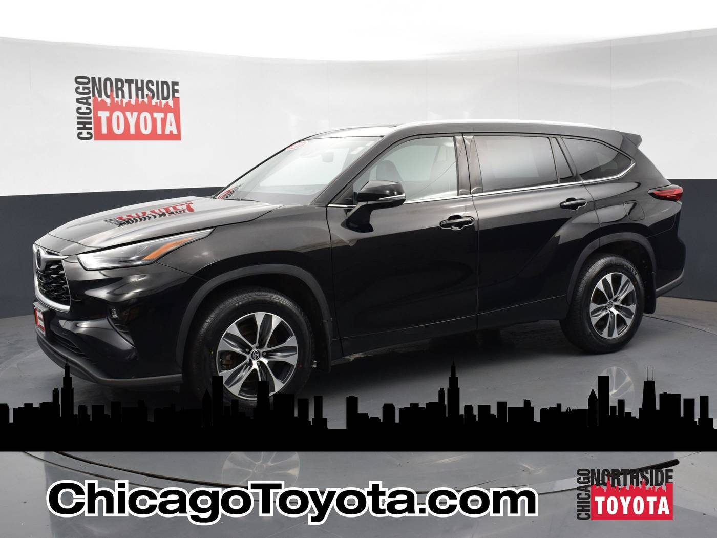 2022 Toyota Highlander XLE — SUV — 36,878 mi — Chicago, IL