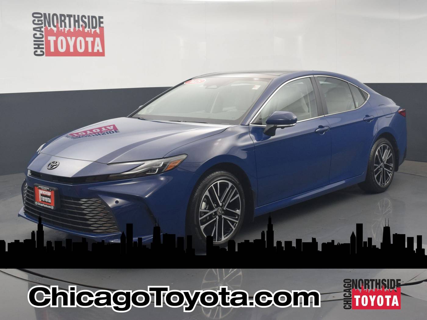 2025 Toyota Camry Hybrid XLE — Sedan — 8,556 mi — Chicago, IL