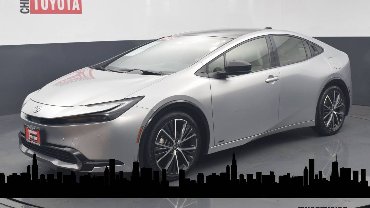 2023 Toyota Prius LE — Hatchback — 15,636 mi — Chicago, IL