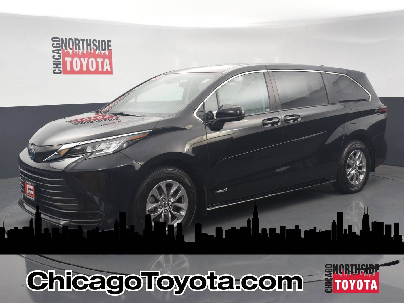 2021 Toyota Sienna LE — Minivan — 51,428 mi — Chicago, IL