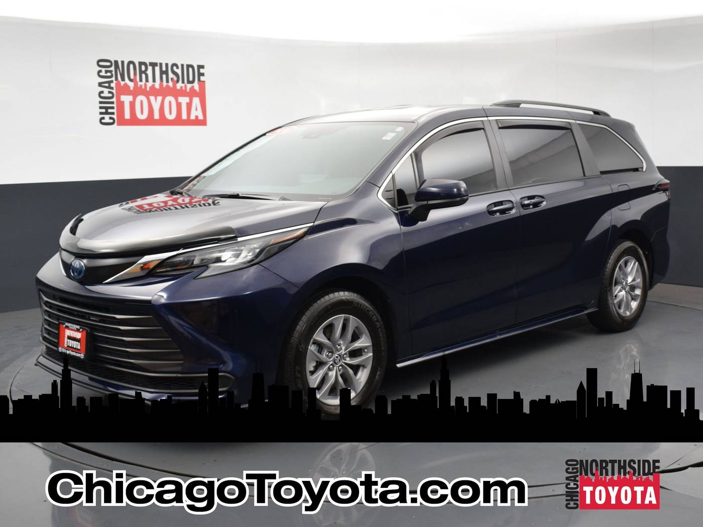 2024 Toyota Sienna LE — Minivan — 45,100 mi — Chicago, IL