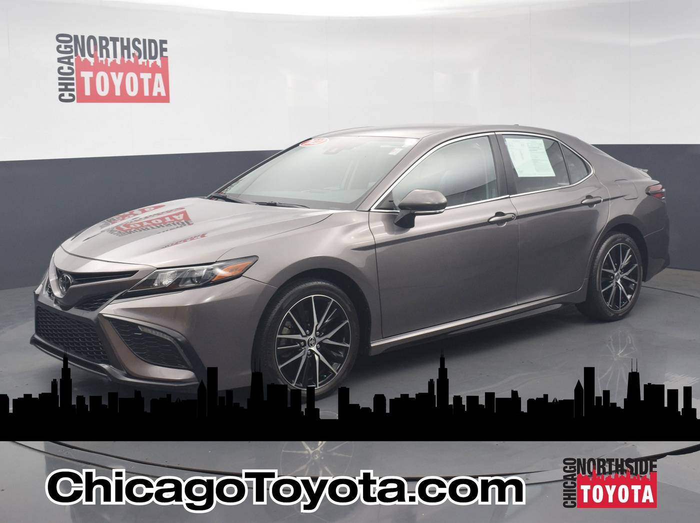 2022 Toyota Camry SE — Sedan — 45,441 mi — Chicago, IL