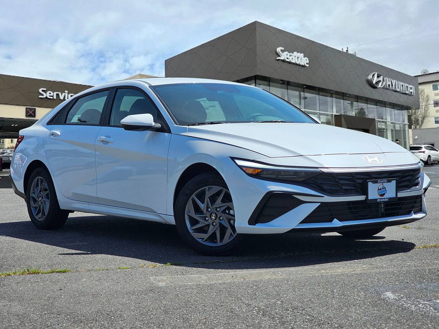 2024 Hyundai Elantra Hybrid Blue — Sedan — 4,399 mi — Seattle, WA