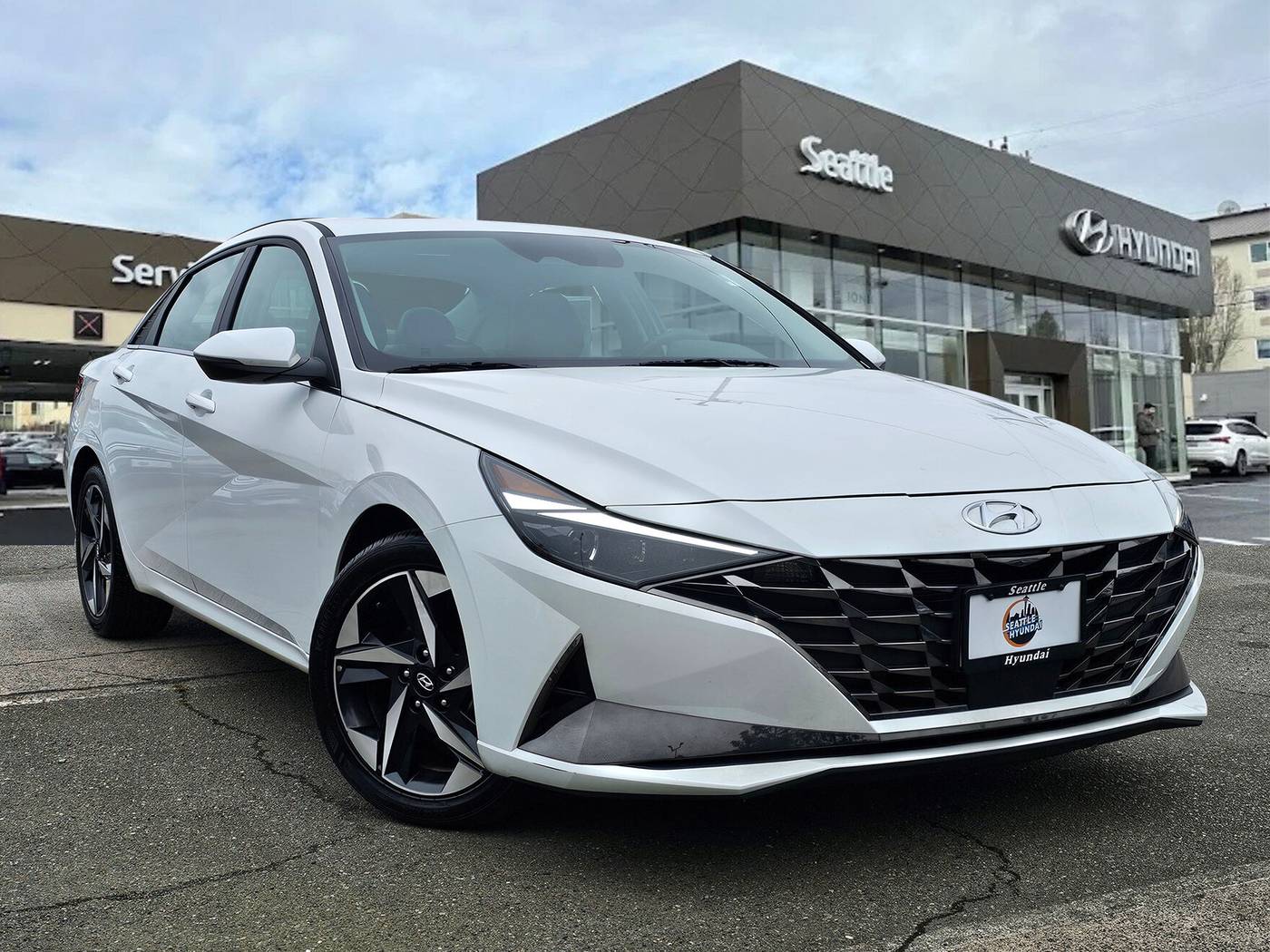 2023 Hyundai Elantra Limited — Sedan — 10,972 mi — Seattle, WA