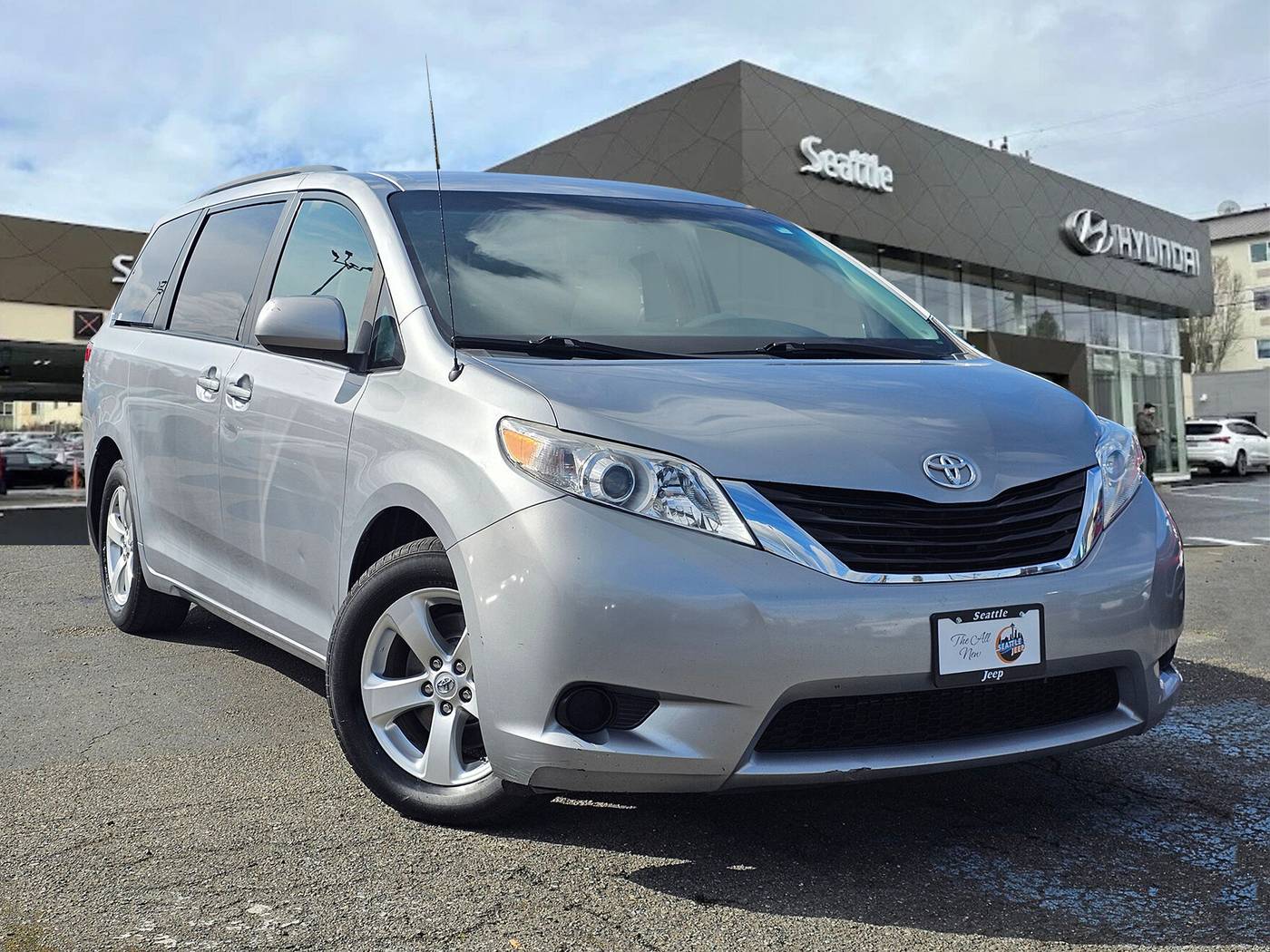 2013 Toyota Sienna LE — Minivan — 160,001 mi — Seattle, WA