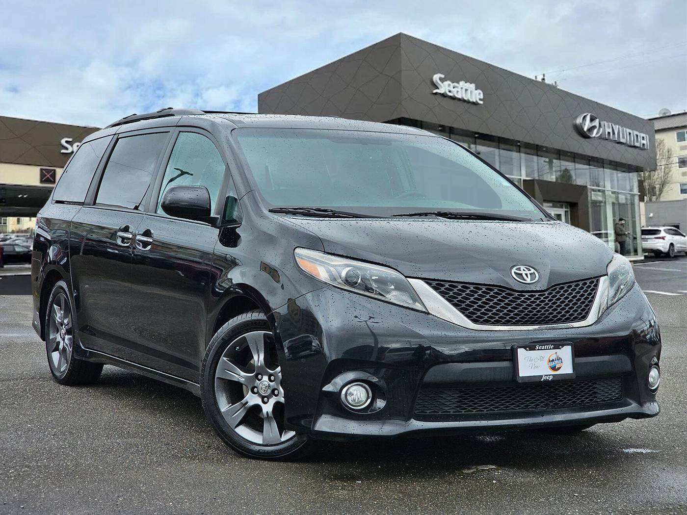 2016 Toyota Sienna SE — Minivan — 88,754 mi — Seattle, WA