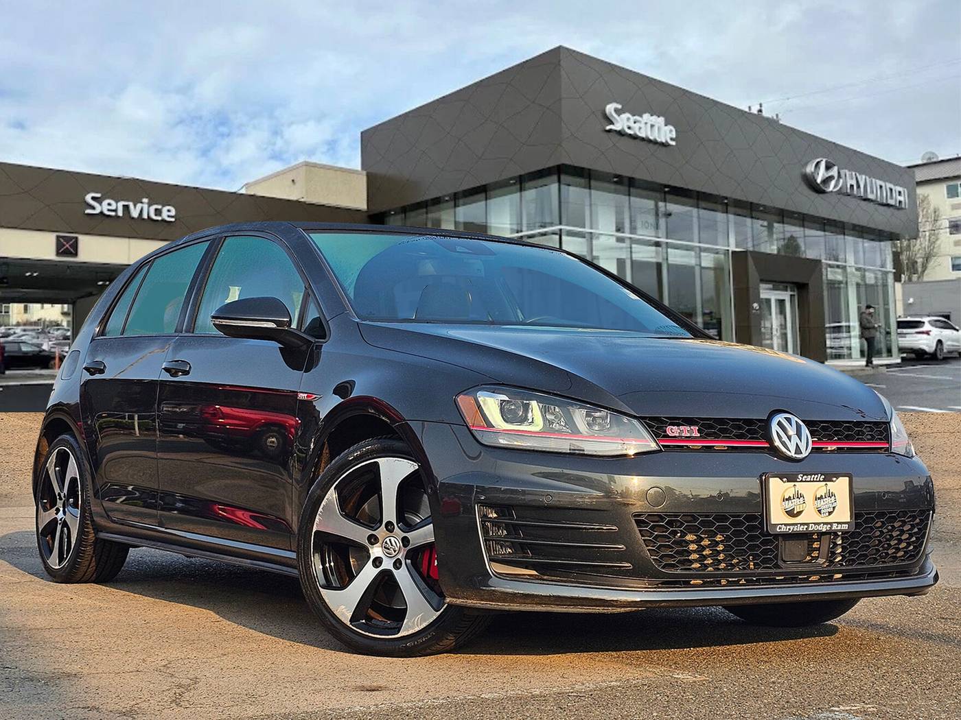 2016 Volkswagen Golf GTI SE — Hatchback — 18,505 mi — Seattle, WA