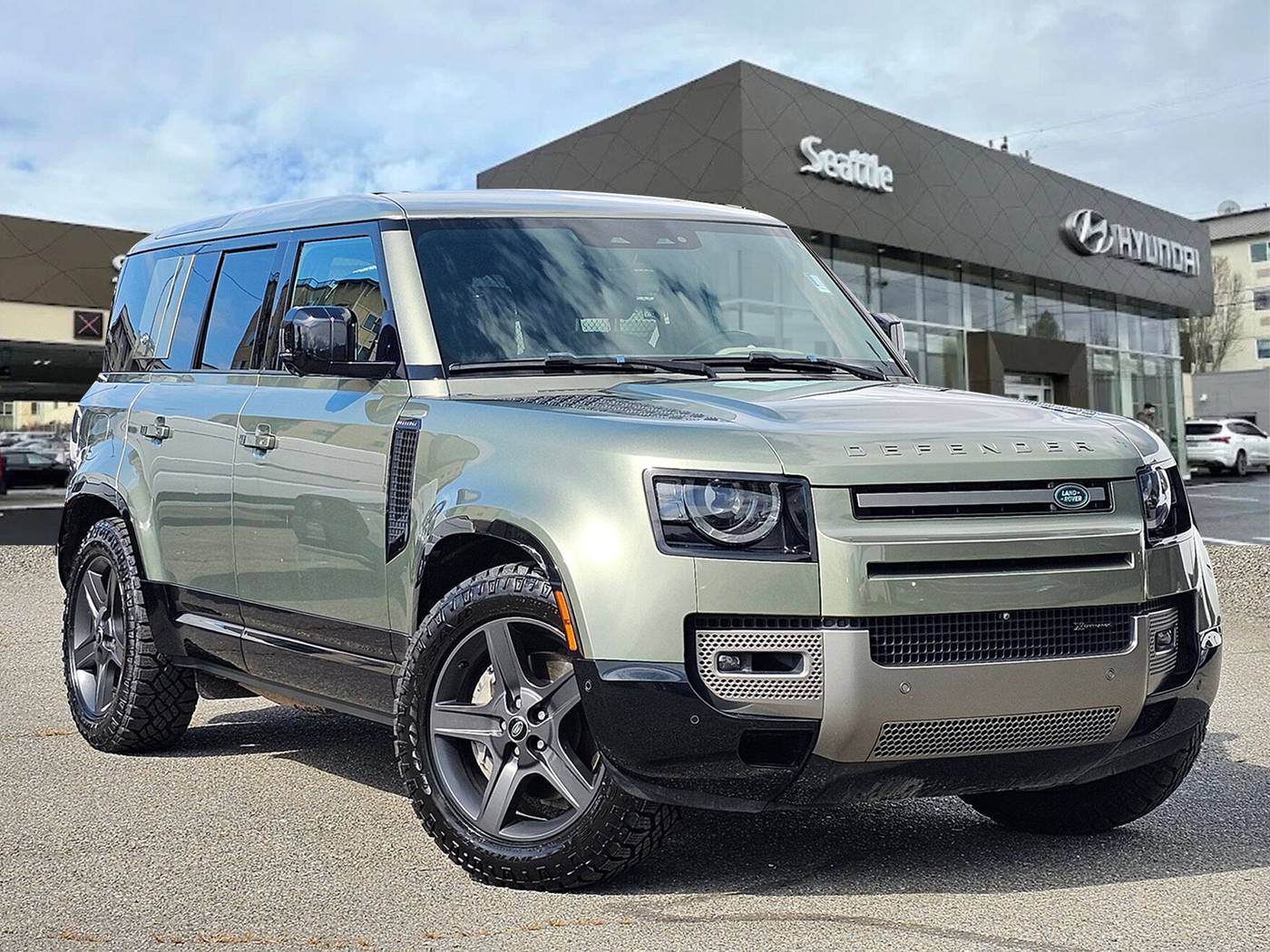 2022 Land Rover Defender X-Dynamic SE — SUV — 40,749 mi — Seattle, WA