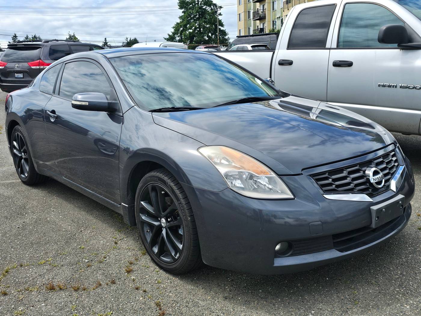 2009 Nissan Altima 3.5 SE — Coupe — 136,011 mi — Seattle, WA