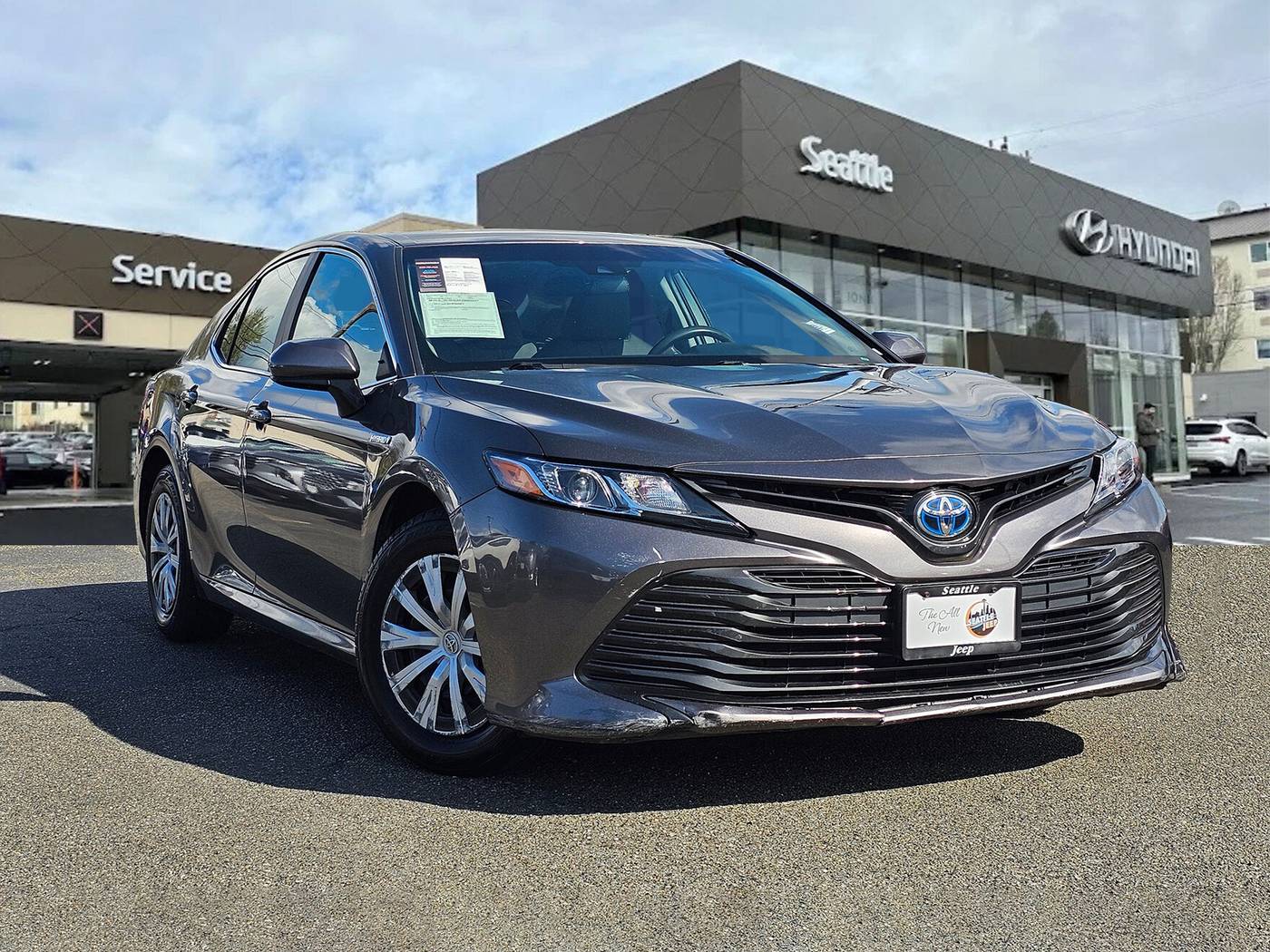 2018 Toyota Camry Hybrid XLE — Sedan — 49,212 mi — Seattle, WA