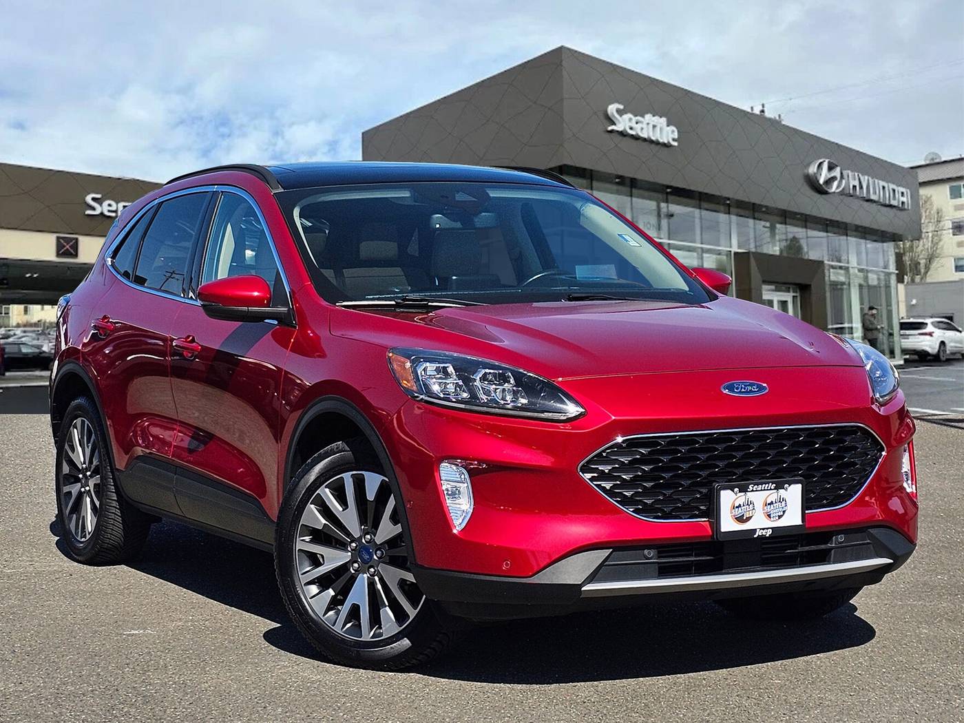 2020 Ford Escape Titanium — SUV — 31,840 mi — Seattle, WA