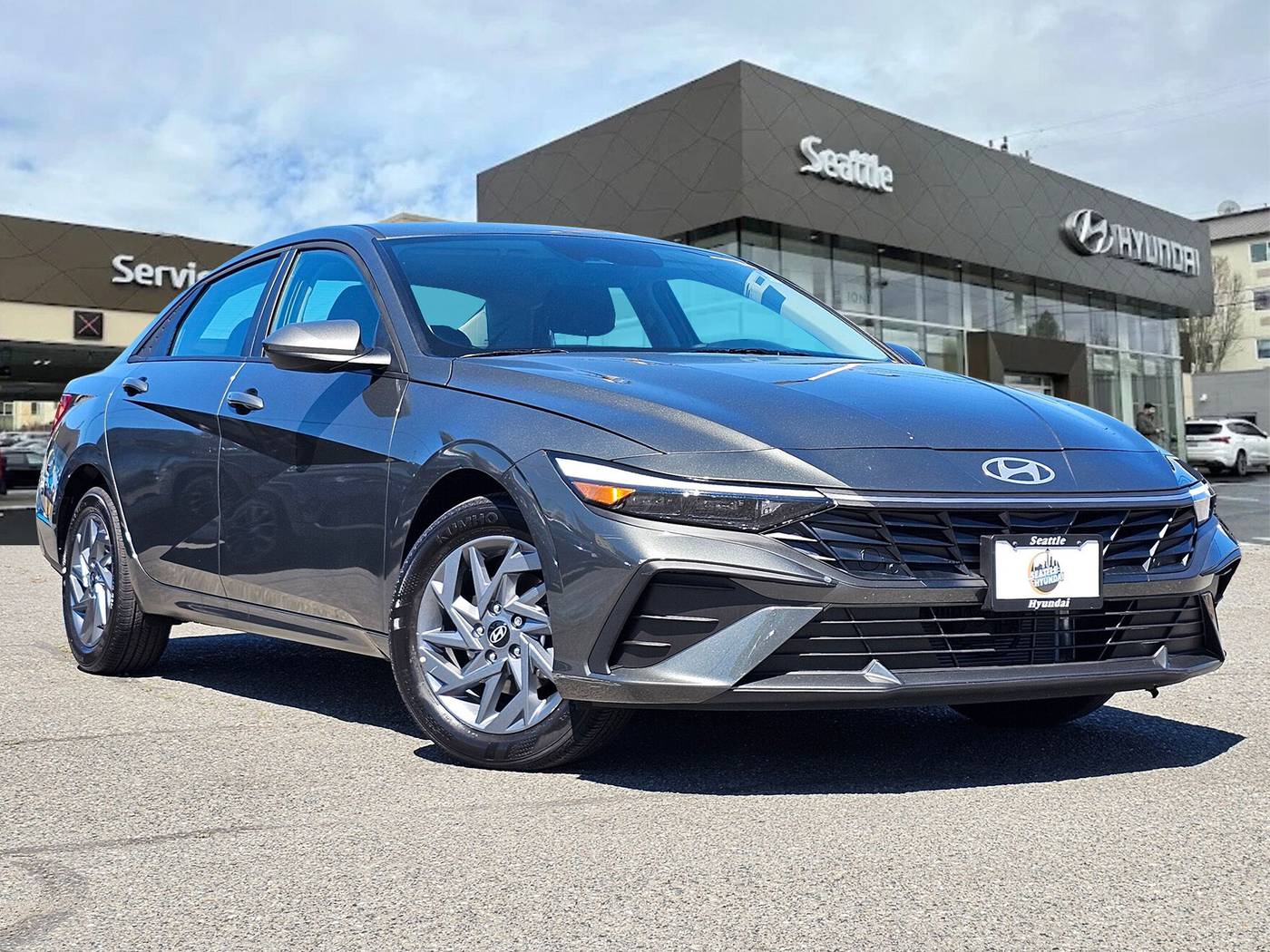2025 Hyundai Elantra Hybrid Blue — Sedan — 594 mi — Seattle, WA