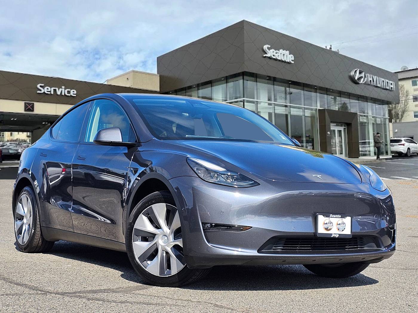 2022 Tesla Model Y Long Range — SUV — 15,299 mi — Seattle, WA