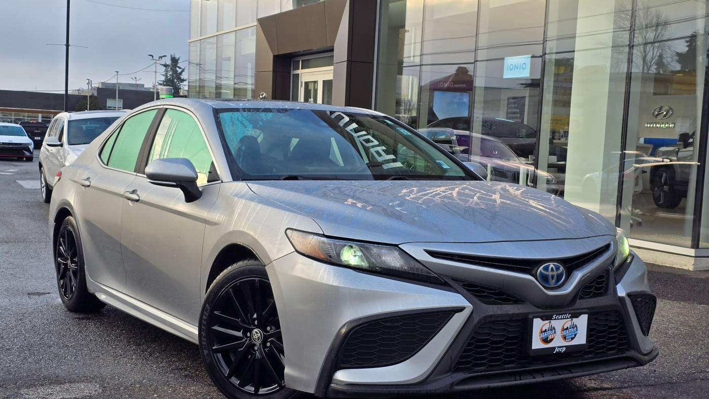 2022 Toyota Camry Hybrid SE — Sedan — 42,431 mi — Seattle, WA