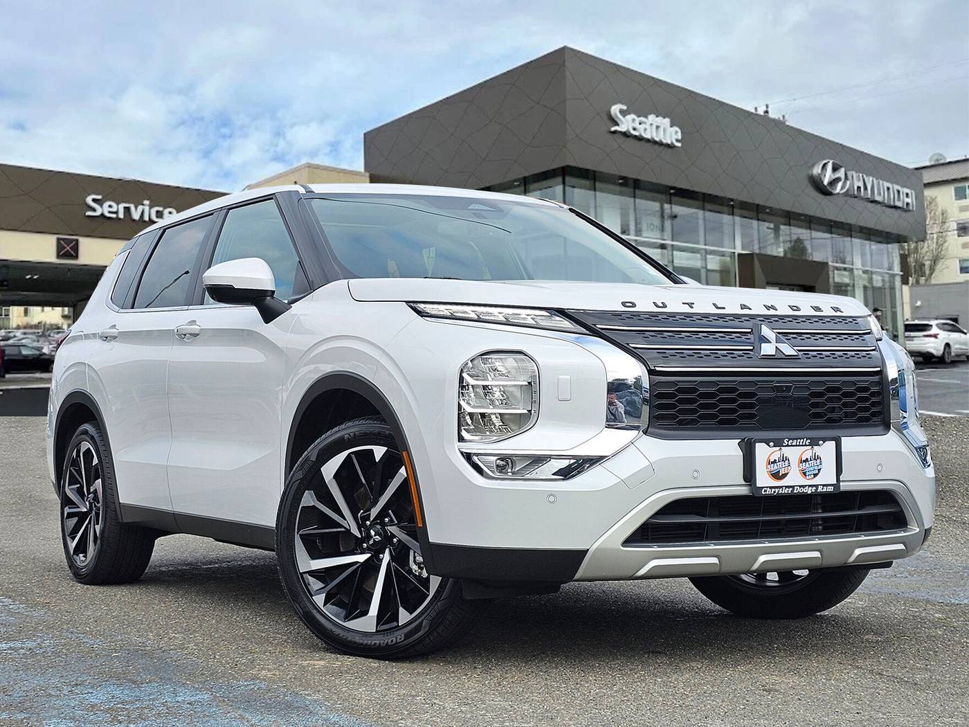 2023 Mitsubishi Outlander SE — SUV — 34,551 mi — Seattle, WA