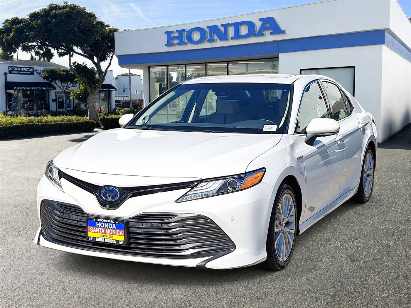 2018 Toyota Camry Hybrid XLE — Sedan — 72,782 mi — Santa Monica, CA