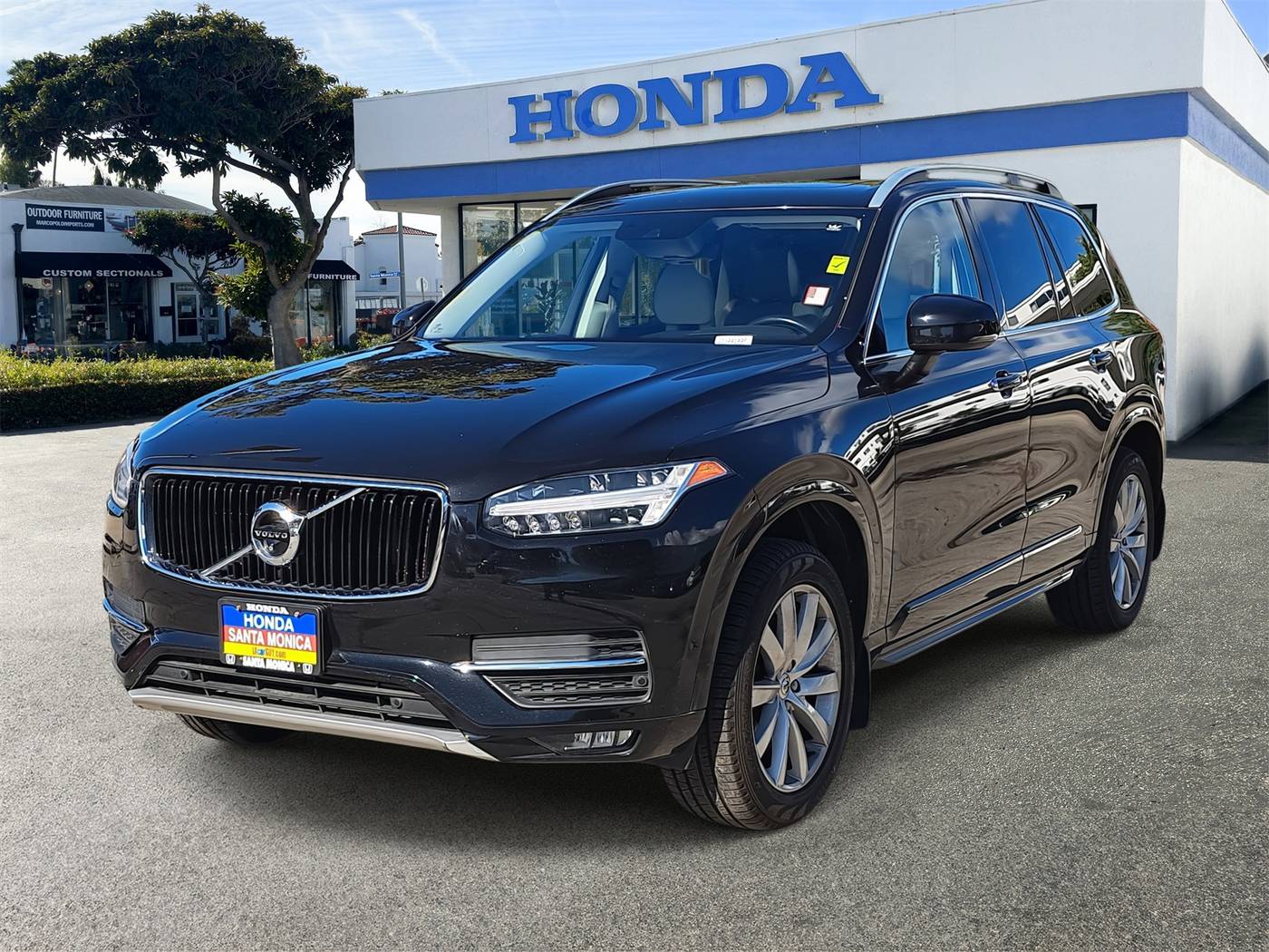 2018 Volvo XC90 Momentum — SUV — 73,750 mi — Santa Monica, CA
