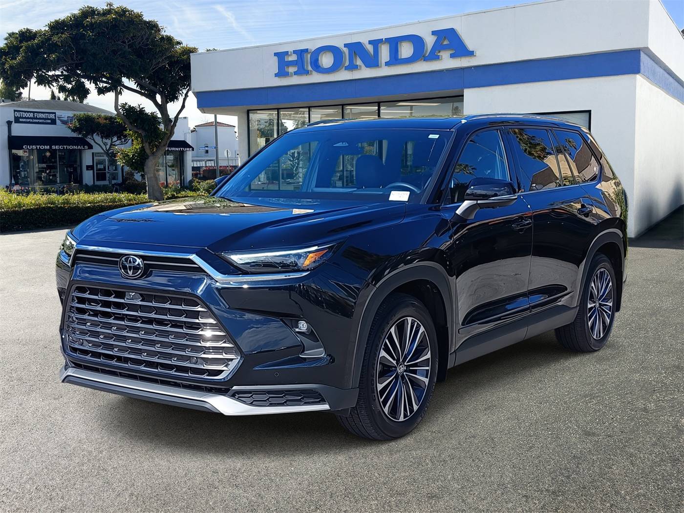 2024 Toyota Grand Highlander Hybrid MAX Platinum — SUV — 15,077 mi — Santa Monica, CA