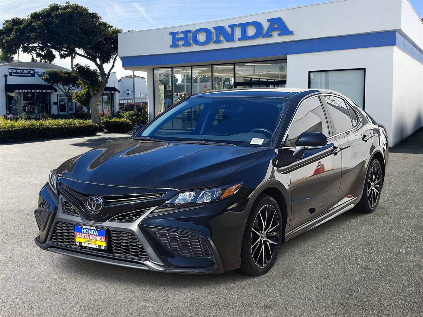 2024 Toyota Camry SE — Sedan — 19,801 mi — Santa Monica, CA