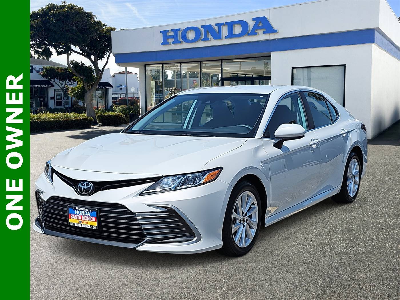 2023 Toyota Camry LE — Sedan — 24,309 mi — Santa Monica, CA