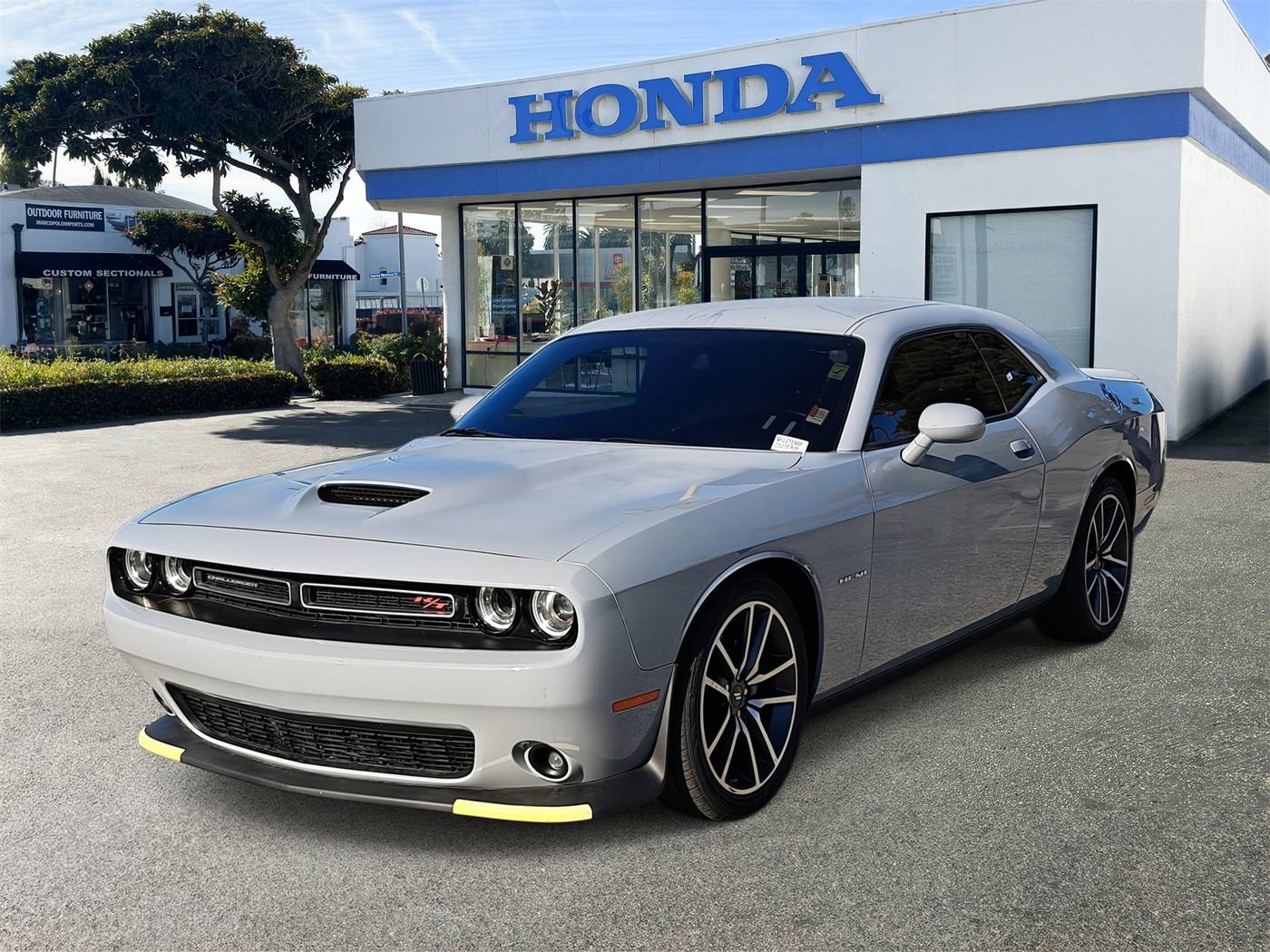 2022 Dodge Challenger R/T — Coupe — 66,837 mi — Santa Monica, CA