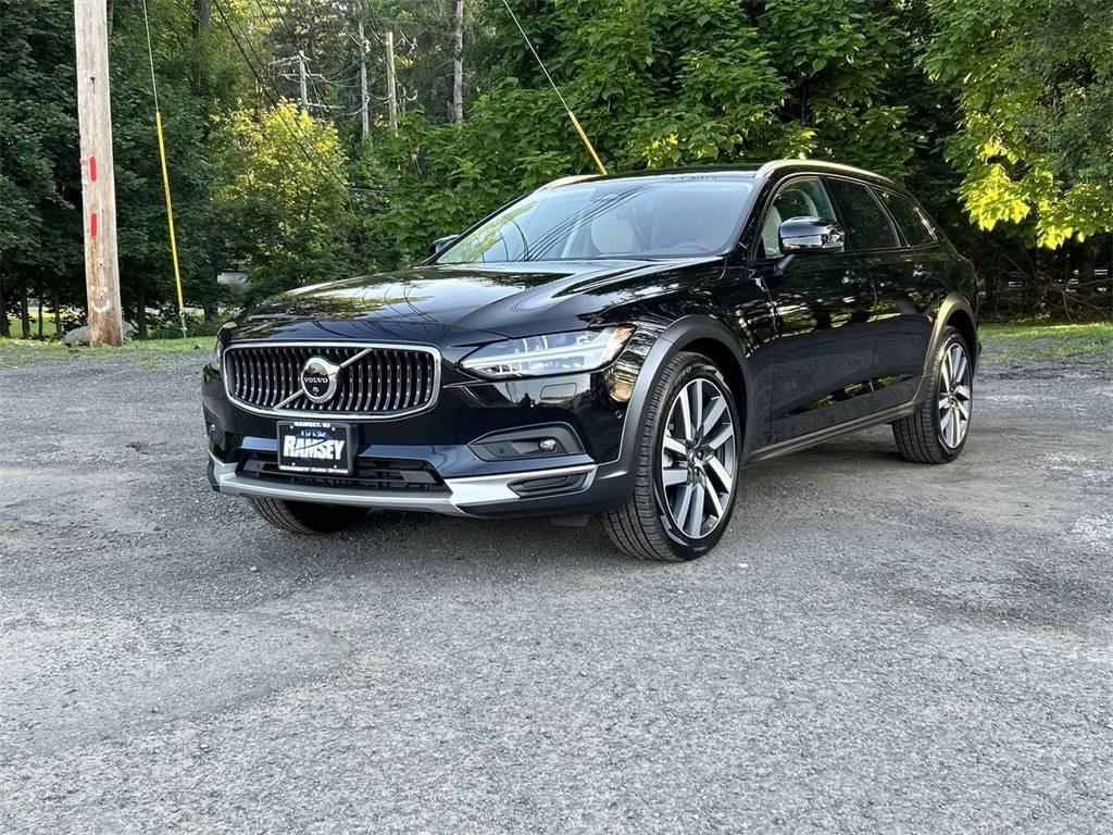 2025 Volvo V90 Cross Country Ultra — Wagon — 1,340 mi — Ramsey, NJ