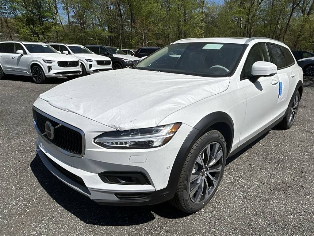 2025 Volvo V90 Cross Country Plus — Wagon — 15 mi — Ramsey, NJ
