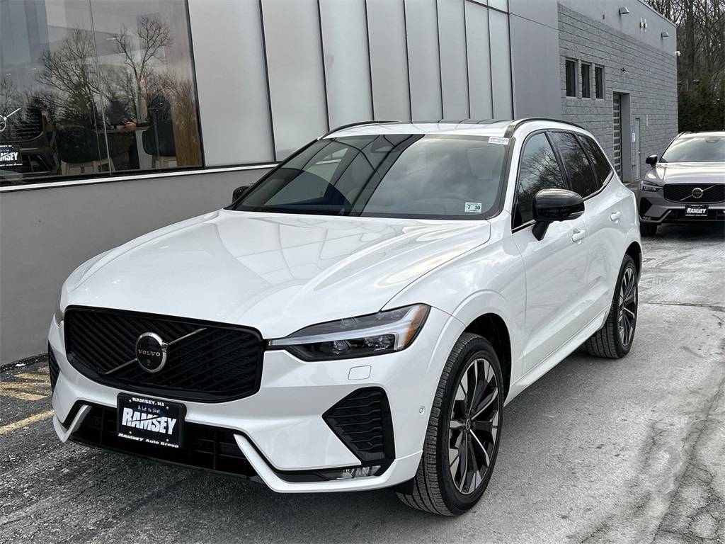 2026 Volvo XC60 B5 Plus