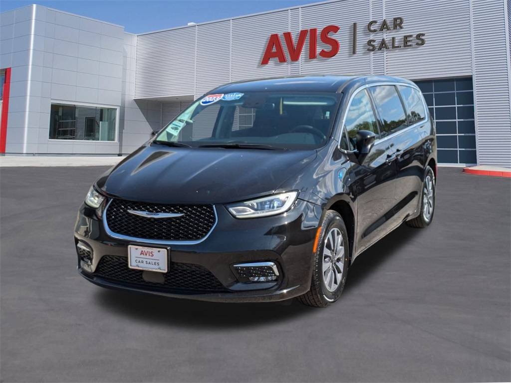 2023 Chrysler Pacifica Hybrid Touring L — Minivan — 55,144 mi — Tampa, FL