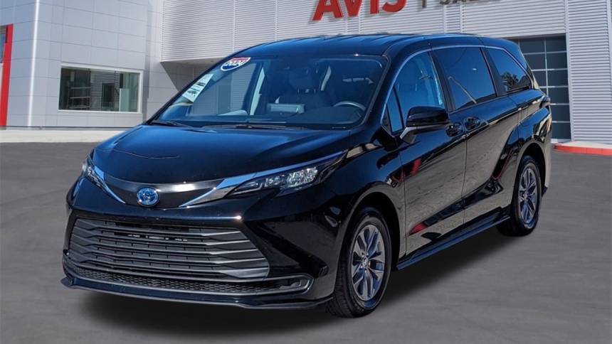 2024 Toyota Sienna LE — Minivan — 27,201 mi — Tampa, FL