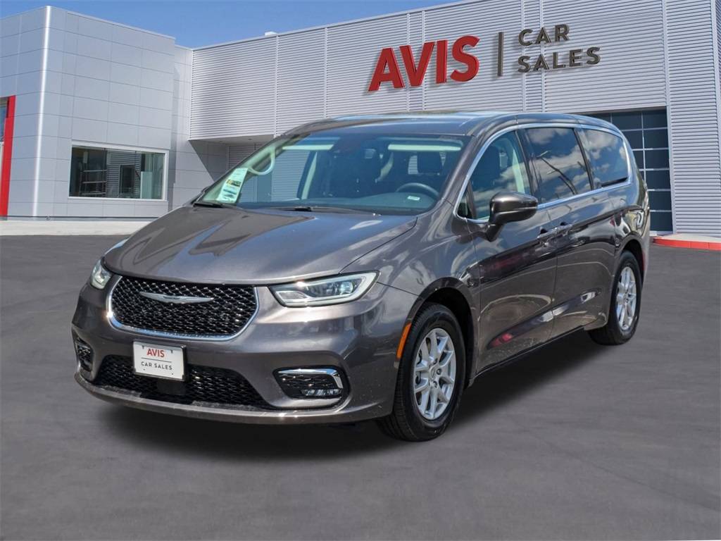 2023 Chrysler Pacifica Touring L — Minivan — 74,430 mi — Tampa, FL