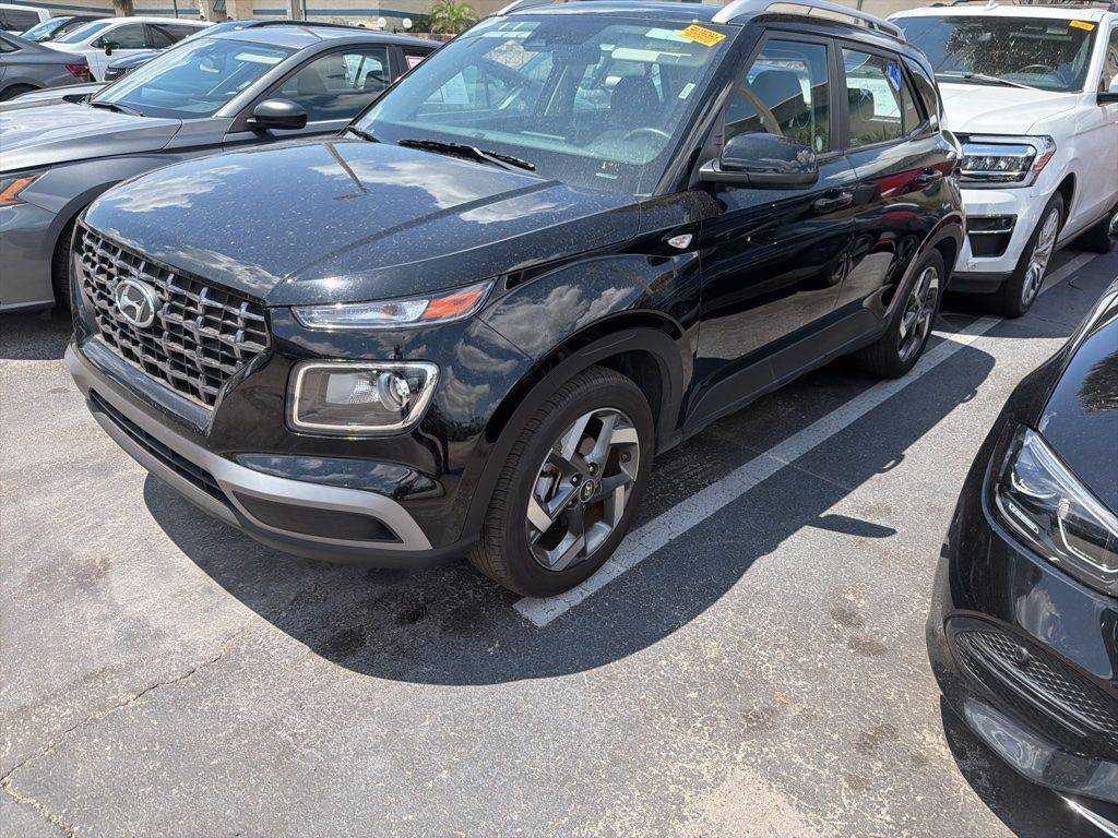 2025 Hyundai Venue SEL — SUV — 23,810 mi — Tampa, FL