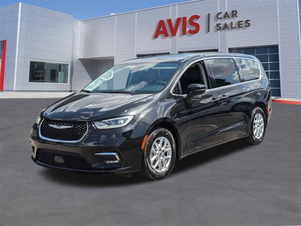 2023 Chrysler Pacifica Touring L — Minivan — 57,278 mi — Tampa, FL