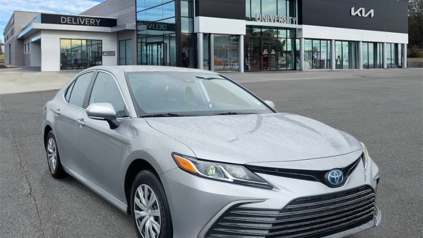 2022 Toyota Camry Hybrid LE — Sedan — 22,236 mi — Durham, NC