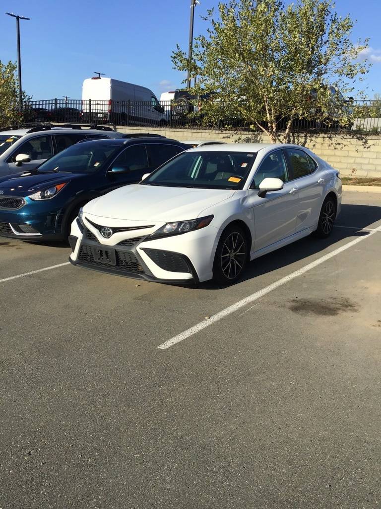 2021 Toyota Camry SE — Sedan — 85,756 mi — Durham, NC